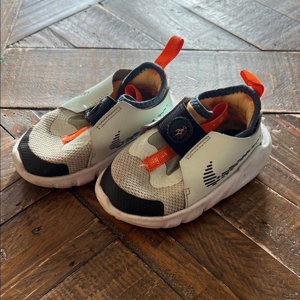 Nike Flex Runners - White, Mint, Black, and Orange